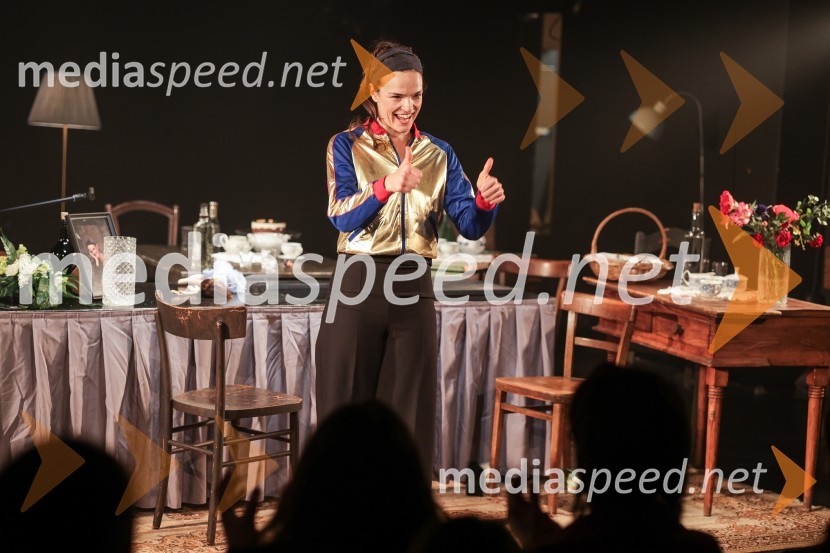  Tina Vrbnjak, igralkaAlica: nekaj solilogov o neznosnosti časa, premiera v SNG Drama Ljubljana