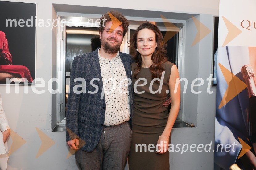  Luka Marcen, režiser;  Tina Vrbnjak, igralkaAlica: nekaj solilogov o neznosnosti časa, premiera v SNG Drama Ljubljana