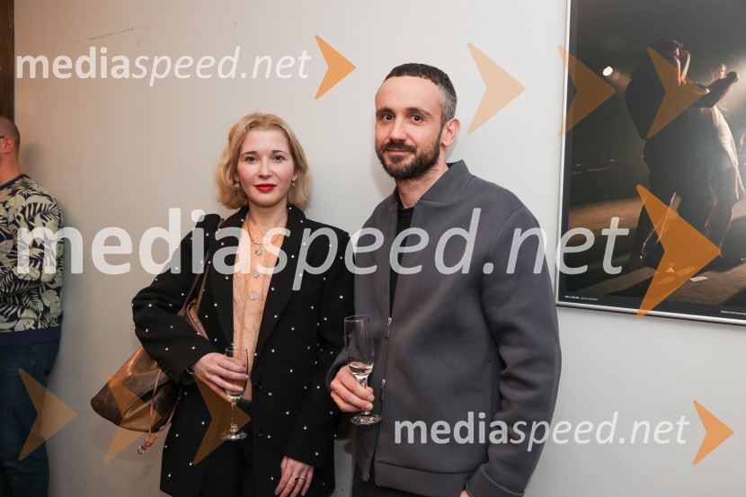  Eva Mahkovic, dramaturginja in avtorica;  Jernej Pristov, vodja službe za odnose z javnostmi SNG Drama LjubljanaAlica: nekaj solilogov o neznosnosti časa, premiera v SNG Drama Ljubljana