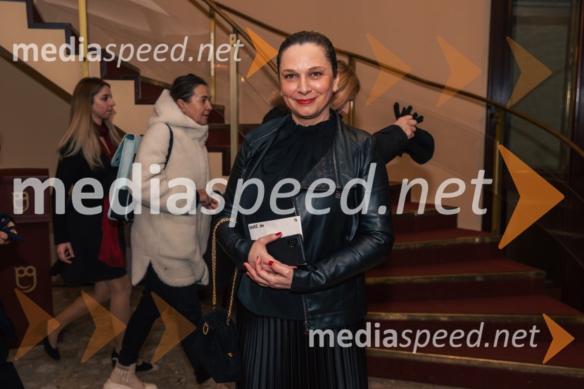  Gaja Kryštufek Gostiša, poslovna sekretarka, Prešernovo Gledališče KranjHarun in morje zgodb, premiera, Prešernovo gledališče Kranj