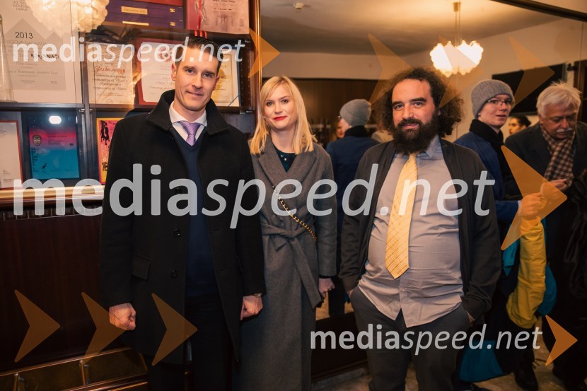  Janez Černe, podžupan Mestne občine Kranj;  Ana Černe;   Jure Novak, režiser, direktor, Prešernovo gledališče KranjHarun in morje zgodb, premiera, Prešernovo gledališče Kranj