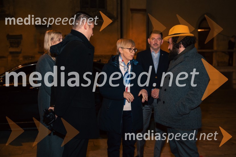  Janez Černe, podžupan Mestne občine Kranj; dr. Nataša Pirc Musar, predsednica Republike Slovenije; dr. Aleš Musar, lastnik Ruske dače;   Jure Novak, režiser, direktor, Prešernovo gledališče KranjHarun in morje zgodb, premiera, Prešernovo gledališče Kranj