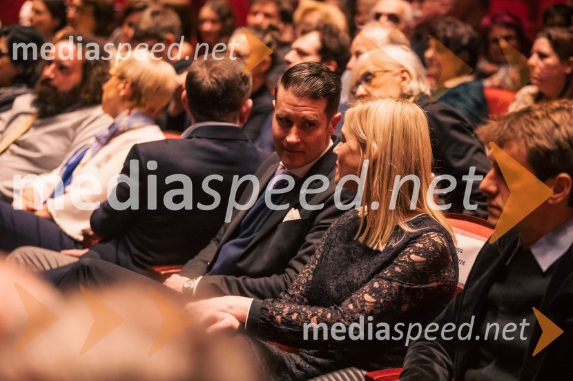  Janez Černe, podžupan Mestne občine Kranj;  Ana ČerneHarun in morje zgodb, premiera, Prešernovo gledališče Kranj