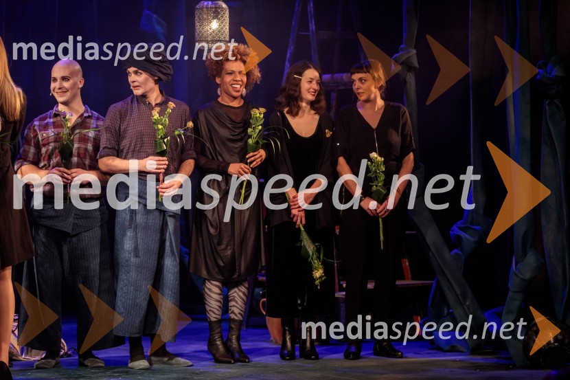  Dominik Vodopivec, igralec;  Željko Božič , koreograf, igralec;  Maša Kagao Knez, koreografinja, plesalka;  Sara Slivnik, scenografinja;  Vesna Krebs, umetnicaHarun in morje zgodb, premiera, Prešernovo gledališče Kranj