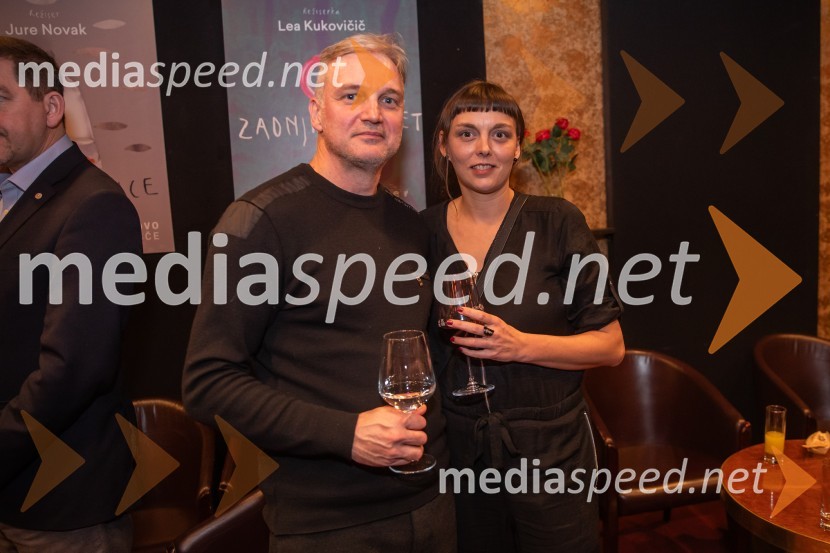  ... ;  Vesna Krebs, umetnicaHarun in morje zgodb, premiera, Prešernovo gledališče Kranj