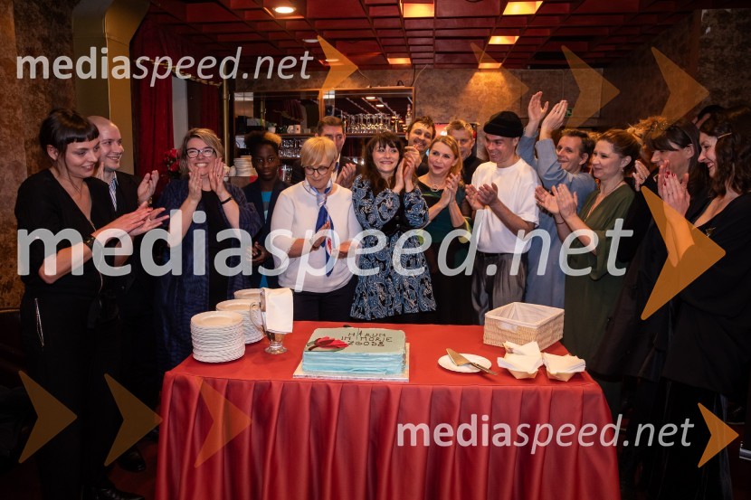  Vesna Krebs, umetnica;  Dominik Vodopivec, igralec;  Ivana Djilas, režiserka; dr. Nataša Pirc Musar, predsednica Republike Slovenije;  Živa Selan, igralka;  Darja Reichman, igralka;  Željko Božič , koreograf, igralec;  Aljoša Ternovšek, igralec;  Vesna Pernarčič, igralkaHarun in morje zgodb, premiera, Prešernovo gledališče Kranj