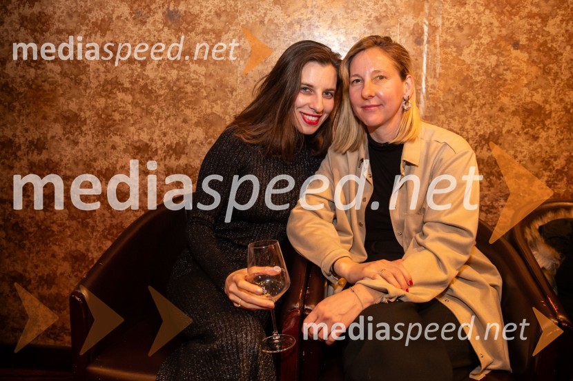  Tina Resman, igralka;  Jelena LasanHarun in morje zgodb, premiera, Prešernovo gledališče Kranj