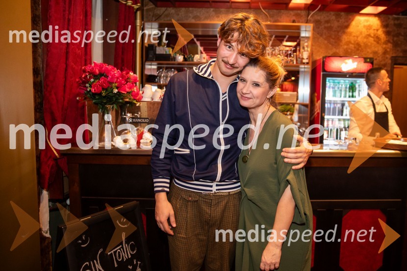  Filip Žunić, igralec;  Vesna Pernarčič, igralkaHarun in morje zgodb, premiera, Prešernovo gledališče Kranj