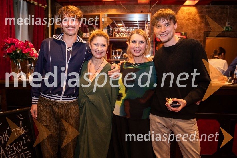  Filip Žunić, igralec;  Vesna Pernarčič, igralka;  Darja Reichman, igralka;  Juš OsojnikHarun in morje zgodb, premiera, Prešernovo gledališče Kranj