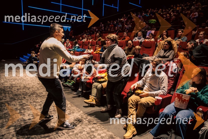  Klemen Bučan, radijski voditelj, stand-up komik, DJMiraculous Pikapolona & Črni maček: Film, premiera v Cineplexx Ljubljana