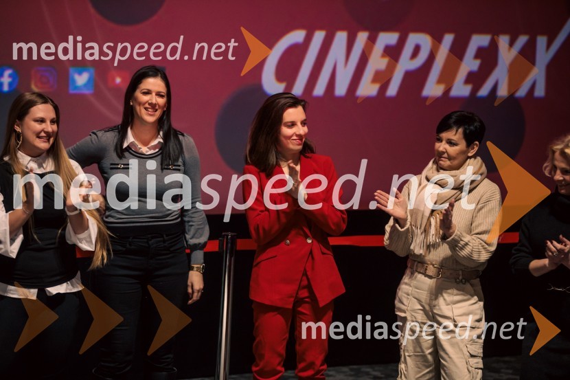  Tadeja Vaupotič, voditeljica;  Ana Mandič Kalan;  Tina Resman, igralka;  Maja Kokolj Jovanovič, otroška animatorka, voditeljica in pevkaMiraculous Pikapolona & Črni maček: Film, premiera v Cineplexx Ljubljana