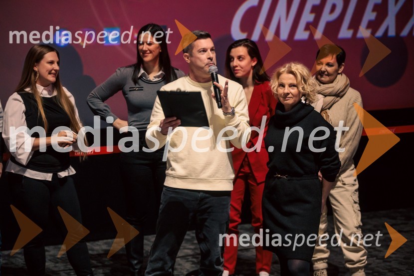  Klemen Bučan, radijski voditelj, stand-up komik, DJ;  Špela Kravogel, režiserka in dramaturginjaMiraculous Pikapolona & Črni maček: Film, premiera v Cineplexx Ljubljana