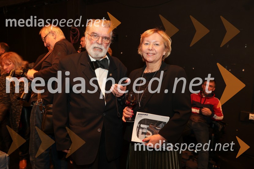  Primož Sark, novinar;   Darja  Groznik, odgovorna urednica 1. programa Radia Slovenija, predsednica ZPMSSkopuh, premiera v SNG Drama Ljubljana