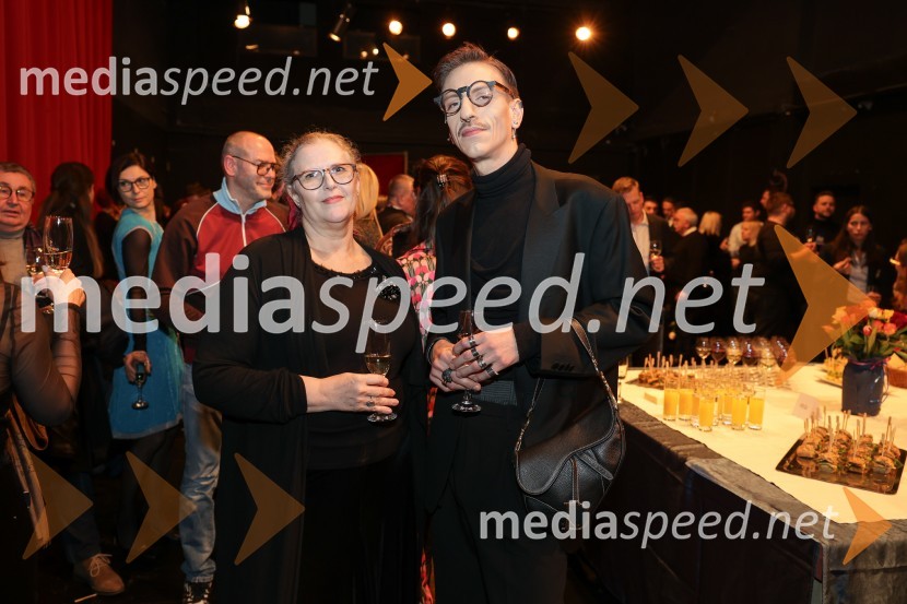  ... ;  Matjaž Plošinjak, modni oblikovalecSkopuh, premiera v SNG Drama Ljubljana