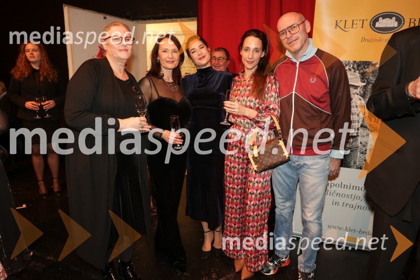  ... ;  ... ;  Saša Pavlin Stošić, igralka;  ... ;  ... Skopuh, premiera v SNG Drama Ljubljana