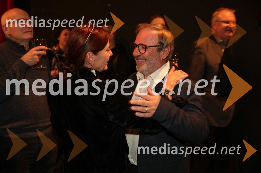  Darja Hlavka Godina, glasbena oblikovalka;  Bojan Emeršič, igralecSkopuh, premiera v SNG Drama Ljubljana