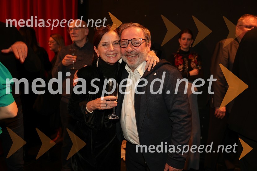  Darja Hlavka Godina, glasbena oblikovalka;  Bojan Emeršič, igralecSkopuh, premiera v SNG Drama Ljubljana