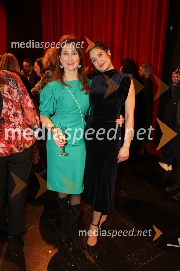  Sabina  Kogovšek, igralka;  Saša Pavlin Stošić, igralkaSkopuh, premiera v SNG Drama Ljubljana