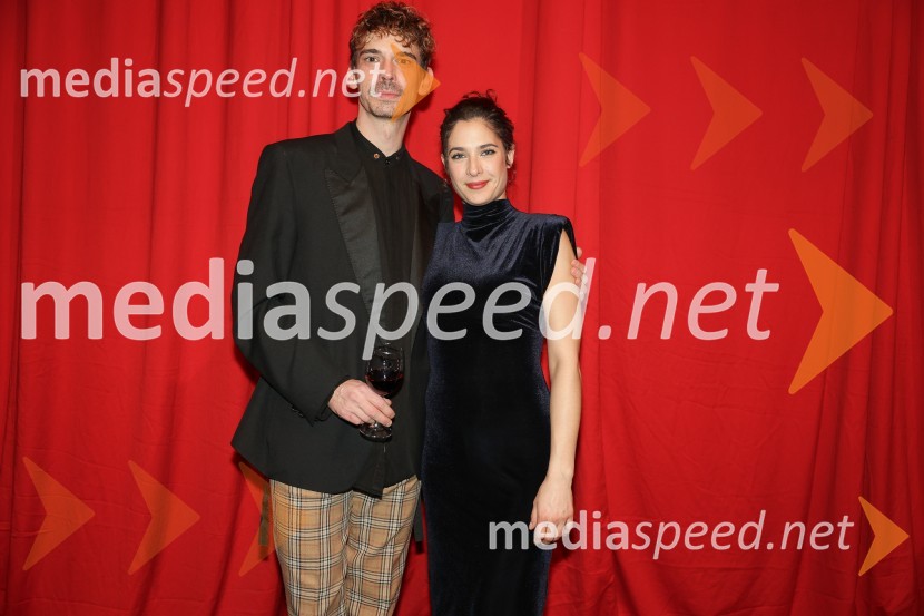  Nejc Cijan Garlatti, igralec;  Saša Pavlin Stošić, igralkaSkopuh, premiera v SNG Drama Ljubljana