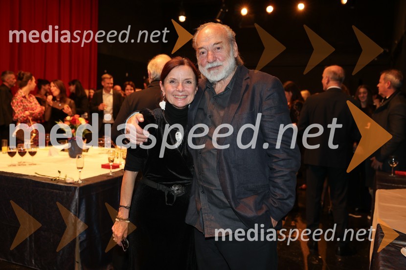  Darja Hlavka Godina, glasbena oblikovalka;  Karpo Godina, režiserSkopuh, premiera v SNG Drama Ljubljana