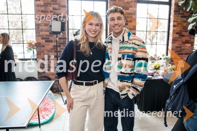  Melani Mekicar, radijska in televizijska voditeljica;  David Amaro, pevecPrihaja nova slovenska serija SKRITO V RAJU