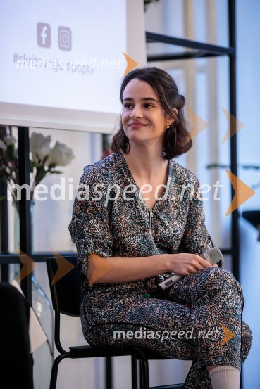  Gaja Filač, igralkaPrihaja nova slovenska serija SKRITO V RAJU