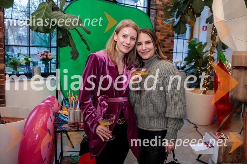  Maša Vodušek, predstavnica za odnose z javnostmi, PRO PLUS, d.o.o.;  Špela Škofič, igralkaPrihaja nova slovenska serija SKRITO V RAJU