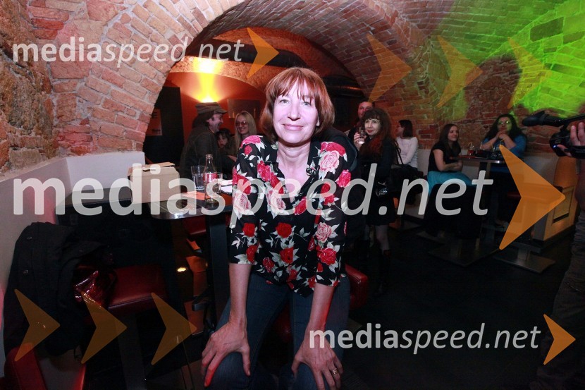 Mojca Menart, vodja in odgovorna urednica Založbe kaset in plošč RTV SlovenijaPredstavitev albuma Sedem svetov skupine Nude