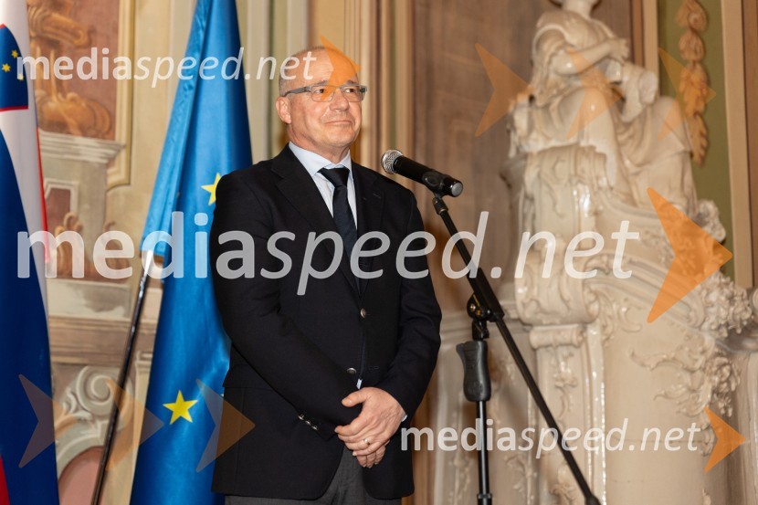  Jure  Franko, nekdanji smučar, producent predstave Mamma Mia!Srebrne igre 1984, 40. obletnica olimpijskih iger v Sarajevu