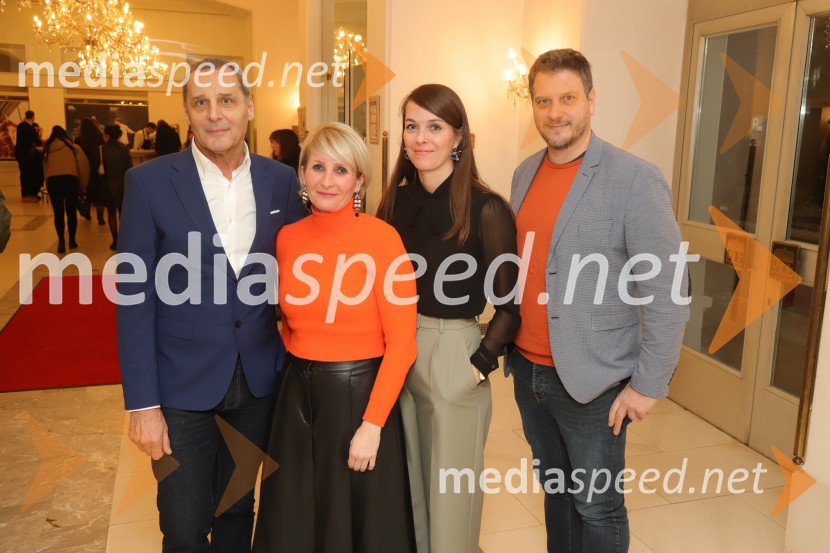  Danilo Rošker, direktor SNG Maribor;  Anja  Žižek, marketing SNG Maribor;  Špela Lešnik, producentka Drame SNG Maribor;  Marko Bratuš, umetniški vodja SNG Nova GoricaPod svobodnim soncem, premiera v SNG Maribor