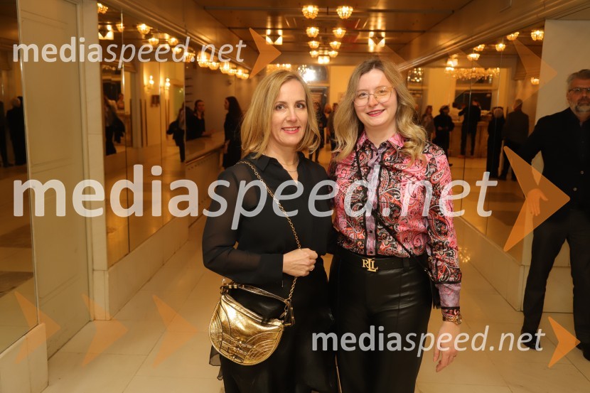 Pod svobodnim soncem, premiera v SNG Maribor