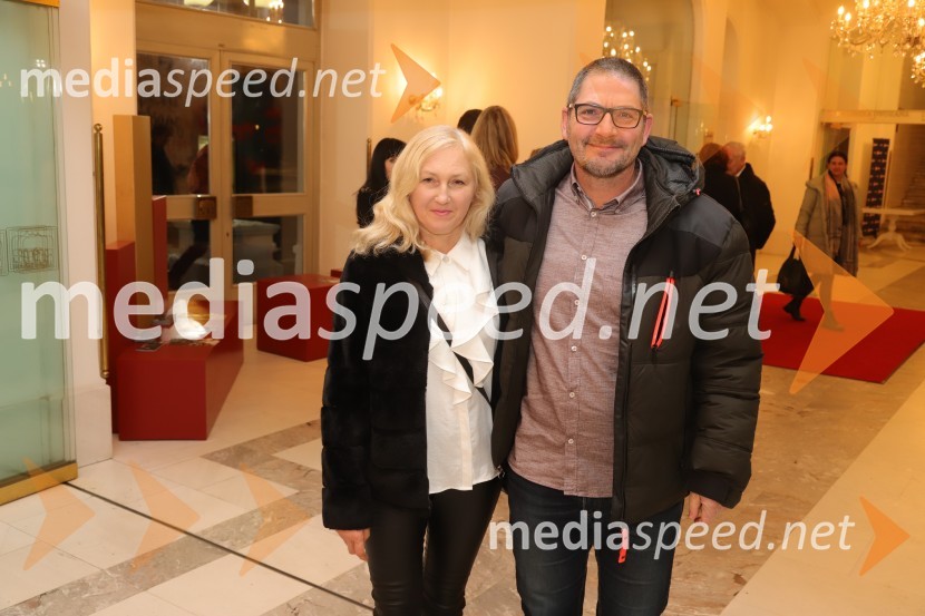 Pod svobodnim soncem, premiera v SNG Maribor