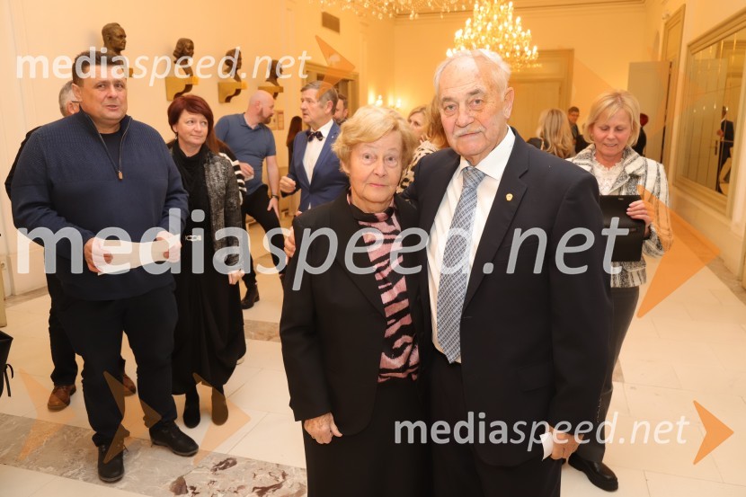  Alojzija Čas Moge;  Rudolf Moge, nekdanji politikPod svobodnim soncem, premiera v SNG Maribor