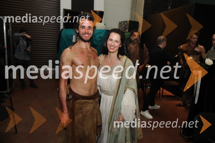  Matija Rupel, igralec;  Eva Kraš, igralkaPod svobodnim soncem, premiera v SNG Maribor