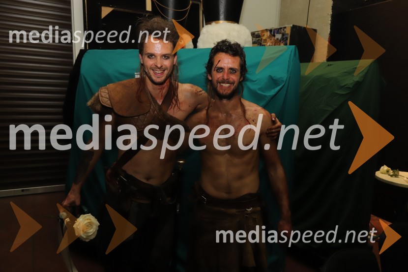  Blaž Dolenc, igralec;  Matija Rupel, igralecPod svobodnim soncem, premiera v SNG Maribor