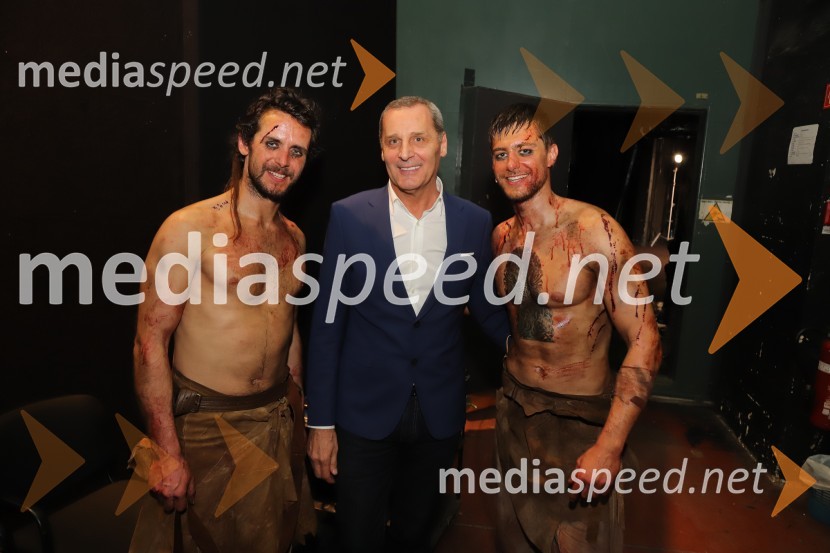  Matija Rupel, igralec;  Danilo Rošker, direktor SNG Maribor;  Matej Zemljič, igralecPod svobodnim soncem, premiera v SNG Maribor