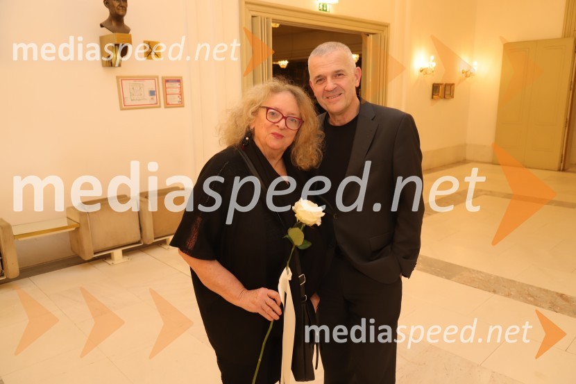  Alenka Cilenšek, igralka;  Uroš Skuhala, direktor Območne enote Maribor Zavarovalnice TriglavPod svobodnim soncem, premiera v SNG Maribor