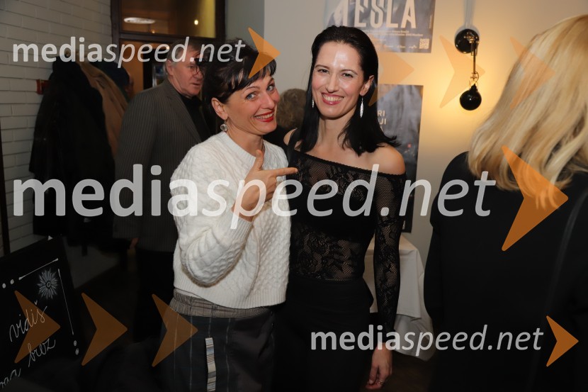  Mirjana Šajinović, igralka;  Eva Kraš, igralkaPod svobodnim soncem, premiera v SNG Maribor