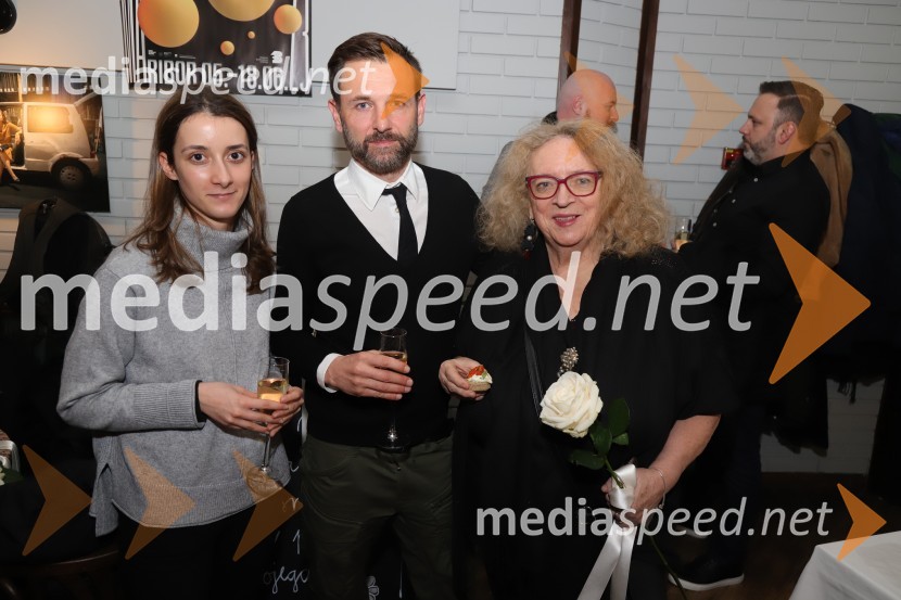  ... ;  Viktor Hrvatin Meglič, igralec;  Alenka Cilenšek, igralkaPod svobodnim soncem, premiera v SNG Maribor