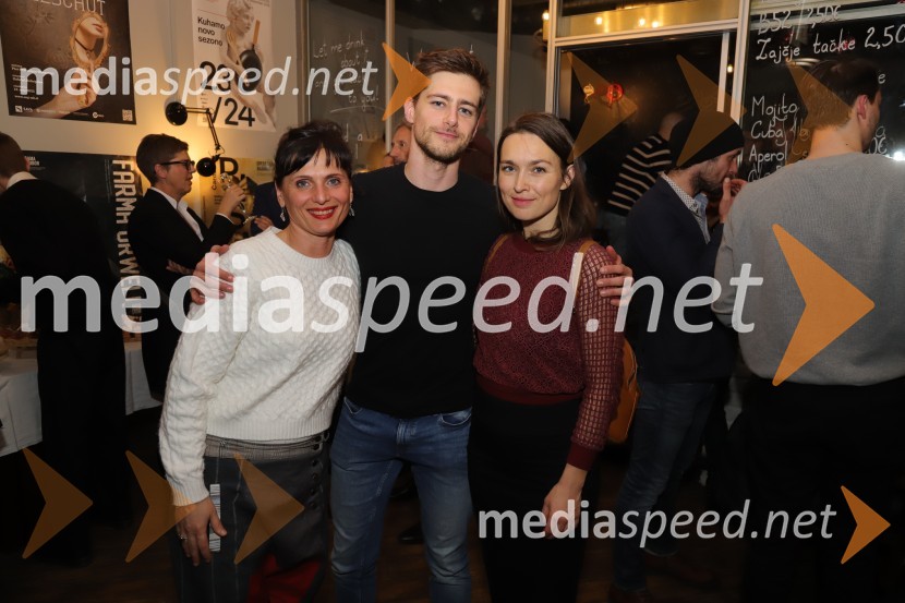  Mirjana Šajinović, igralka;  Matej Zemljič, igralec;  Arna  Hadžialjević, igralkaPod svobodnim soncem, premiera v SNG Maribor