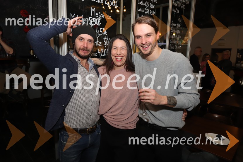  Matija Rupel, igralec;  Minca Lorenci, igralka;  Blaž Dolenc, igralecPod svobodnim soncem, premiera v SNG Maribor