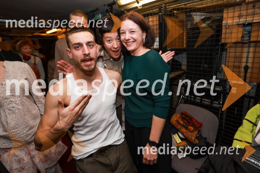  Matic Eržen, igralec;  Fedja Boldyrev, igralka;  Ana Duša, pisateljica, režiserkaUmetnost vojne/Umetnost miru, premiera v SMG Ljubljana