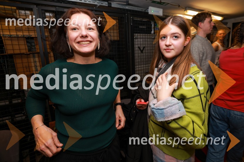  Ana Duša, umetnica;  ... Umetnost vojne/Umetnost miru, premiera v SMG Ljubljana