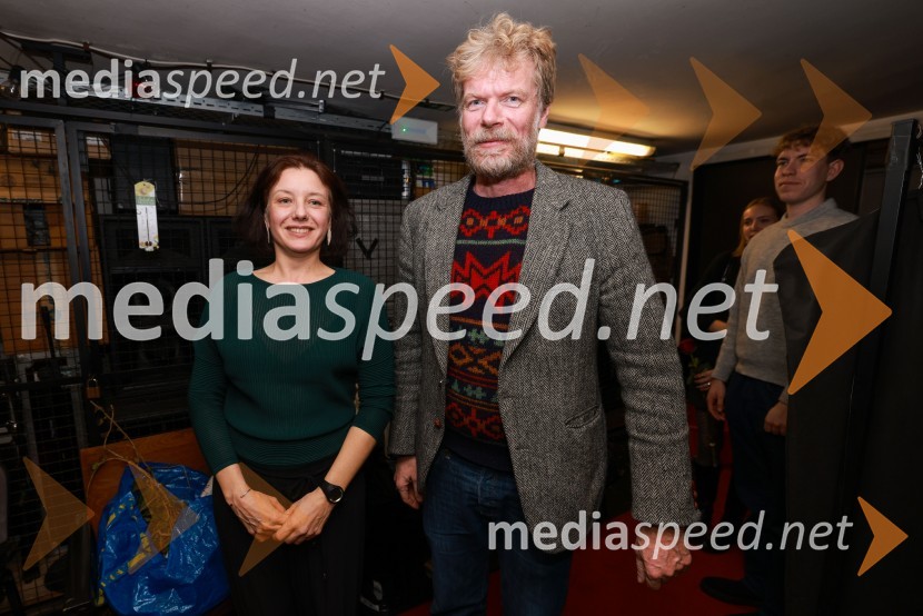  Ana Duša, umetnica;  Matija  Vastl, igralecUmetnost vojne/Umetnost miru, premiera v SMG Ljubljana