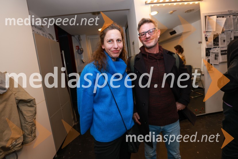  Urša Vidic, scenografinja;  Tibor Mihelič Syed, direktor, Slovensko mladinsko gledališčeUmetnost vojne/Umetnost miru, premiera v SMG Ljubljana