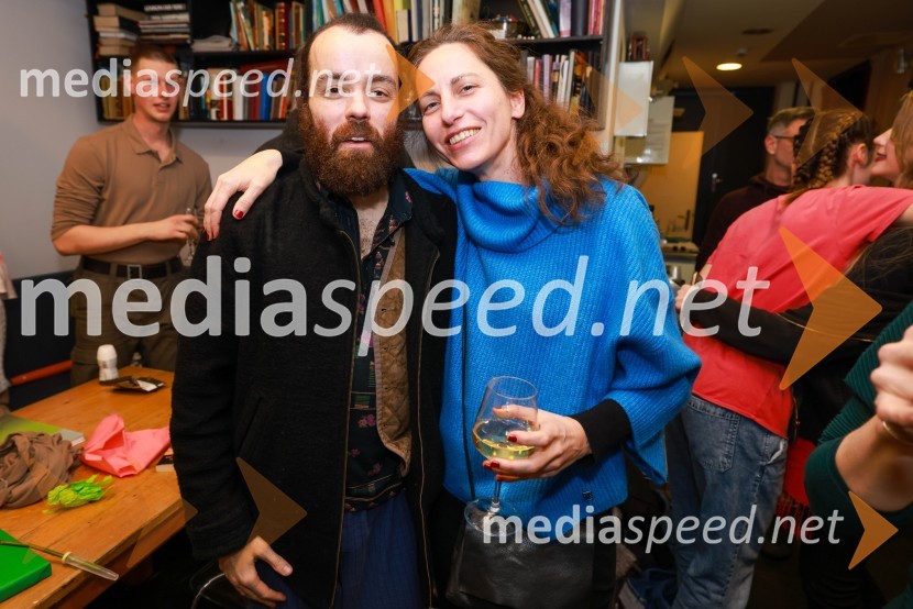  Blaž Šef, igralec;  Urša Vidic, scenografinjaUmetnost vojne/Umetnost miru, premiera v SMG Ljubljana