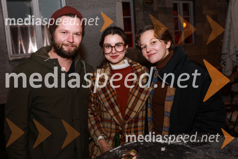  Stane Tomazin, igralec;  Neža Ru Recer;  ... Umetnost vojne/Umetnost miru, premiera v SMG Ljubljana