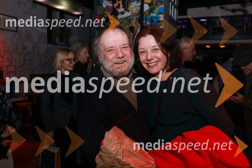  Zdravko Duša, pisec, urednik in prevajalec, vodja simpozija Moč povezav;  Ana Duša, umetnicaUmetnost vojne/Umetnost miru, premiera v SMG Ljubljana