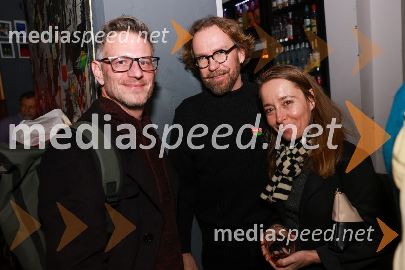  Tibor Mihelič Syed, direktor, Slovensko mladinsko gledališče; dr. Aleš Črnič, profesor na Fakulteti za družbene vede;  Tanja Oblak Črnič, profesorica na Fakulteti za družbene vedeUmetnost vojne/Umetnost miru, premiera v SMG Ljubljana