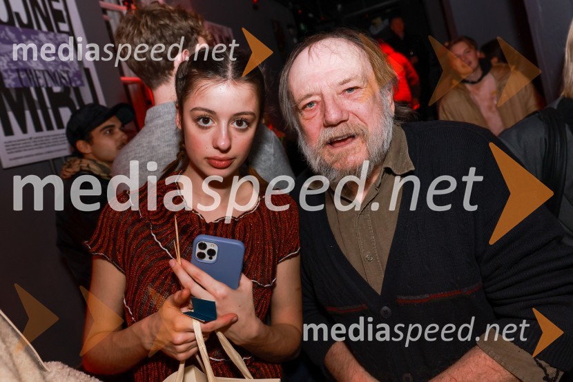  Neža Duša Draž;  Zdravko Duša, pisec, urednik in prevajalec, vodja simpozija Moč povezavUmetnost vojne/Umetnost miru, premiera v SMG Ljubljana